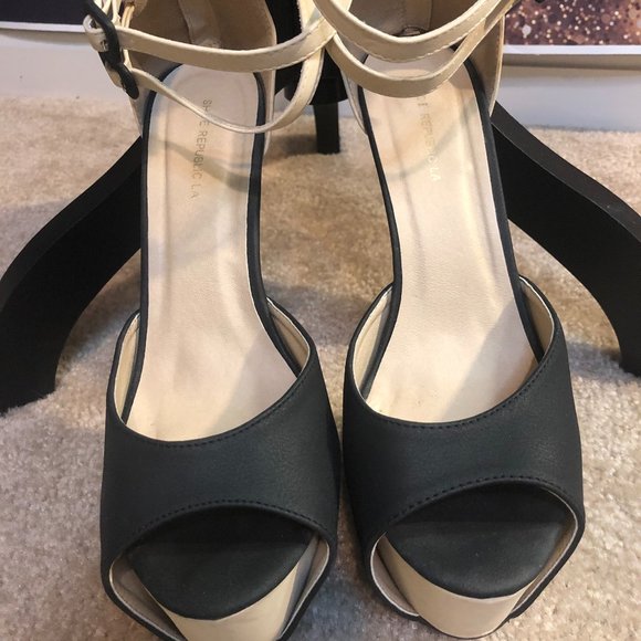 Black and Beige Platform Heels - Picture 1 of 6